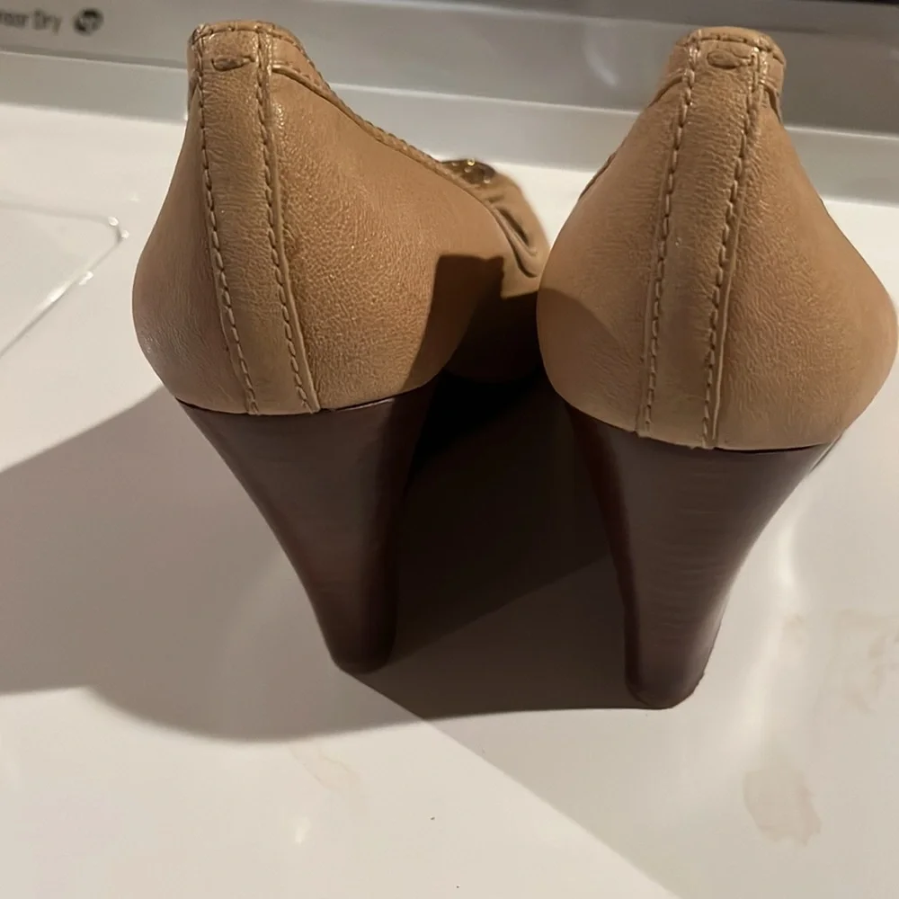 Pre loved Tory Burch